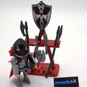 Chevalier hache avec stand